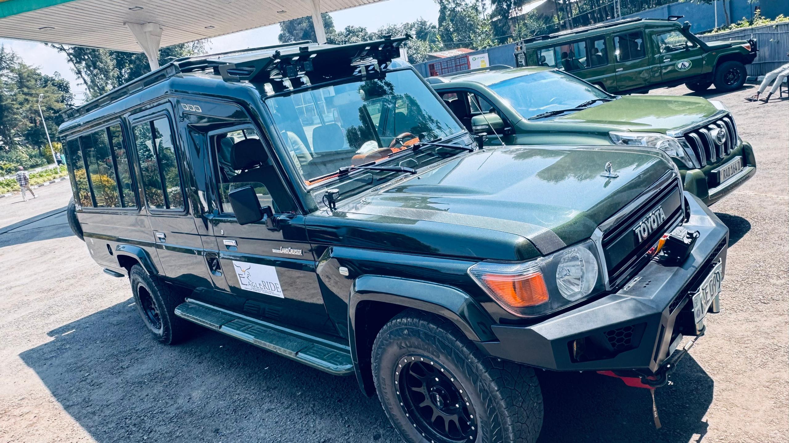 Toyota Land Cruiser Safari