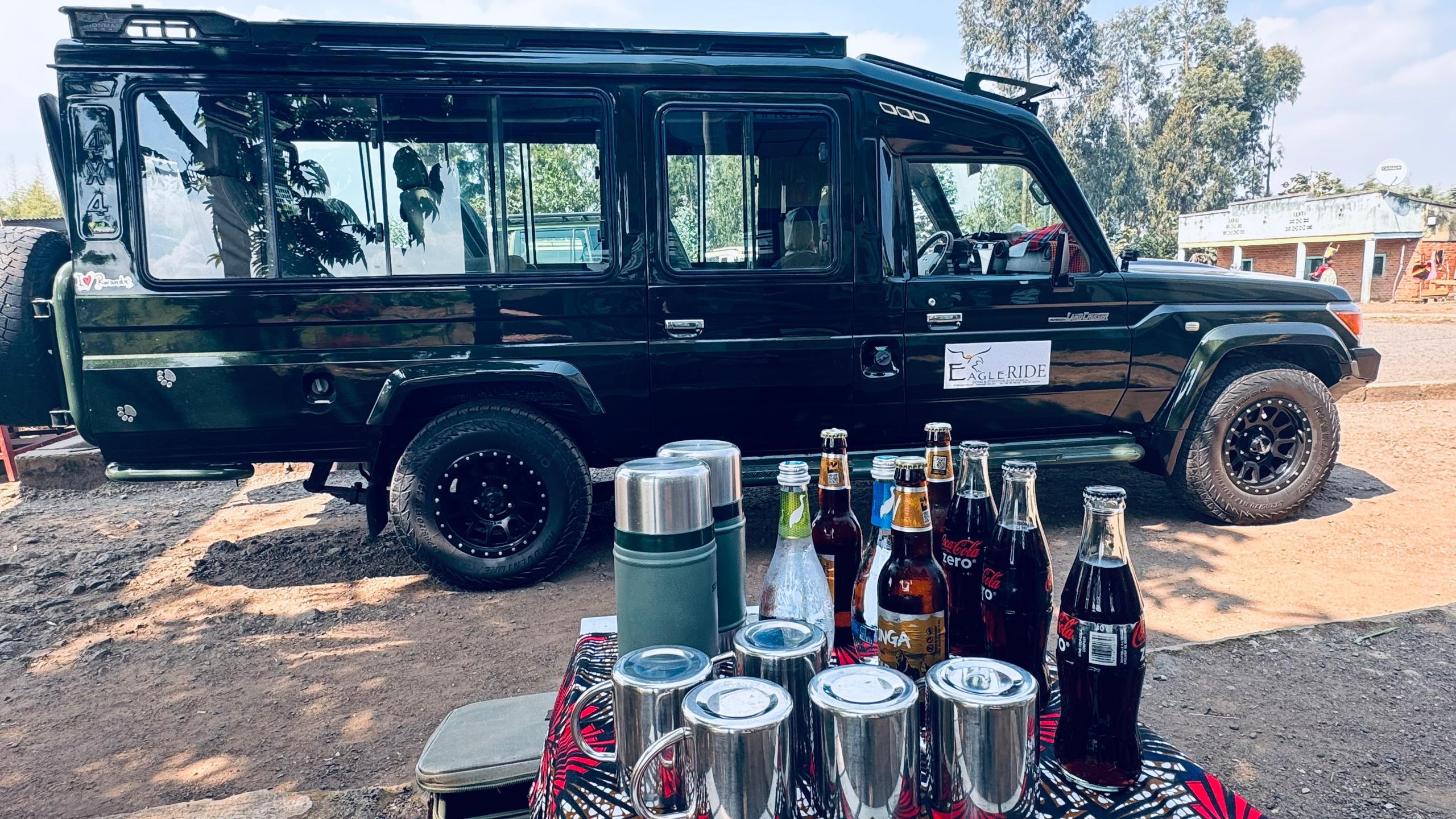 Toyota Land Cruiser Safari image 2